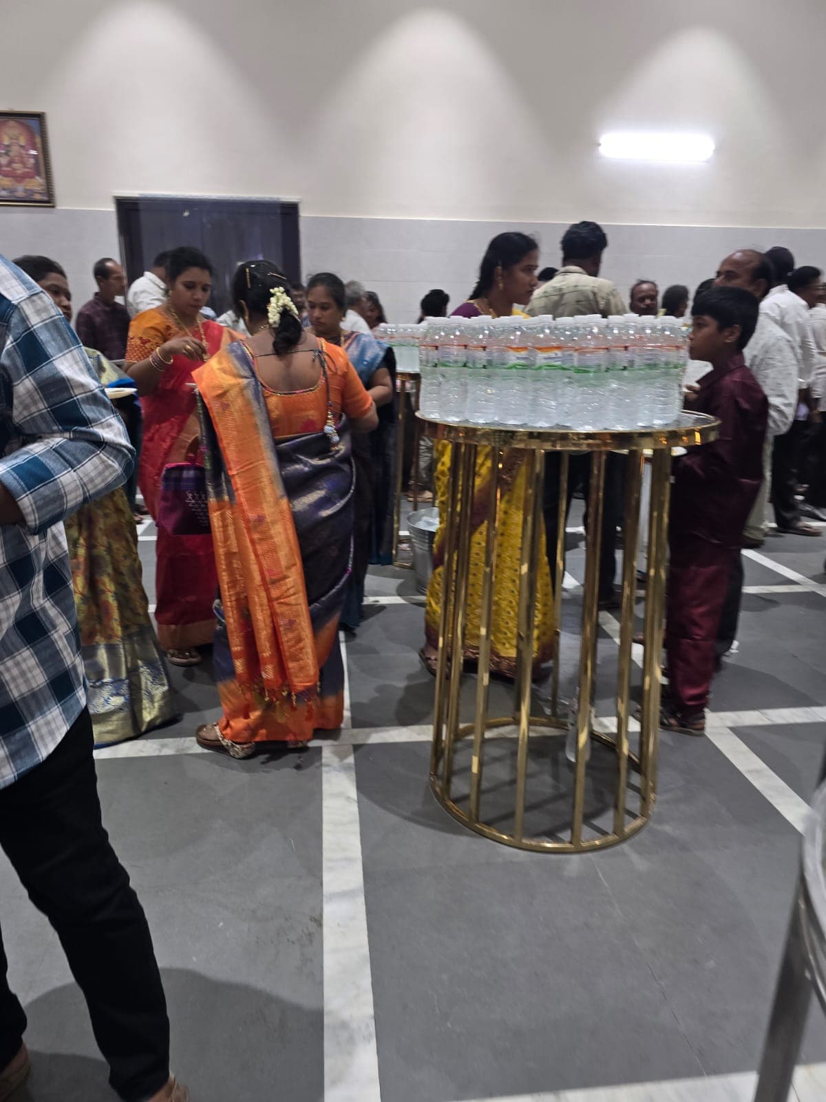 Elegant Hall Arrangement